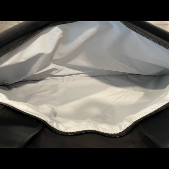 Moleskine ID Reporter Laptop Bag, BLACK - Picture 4 of 11